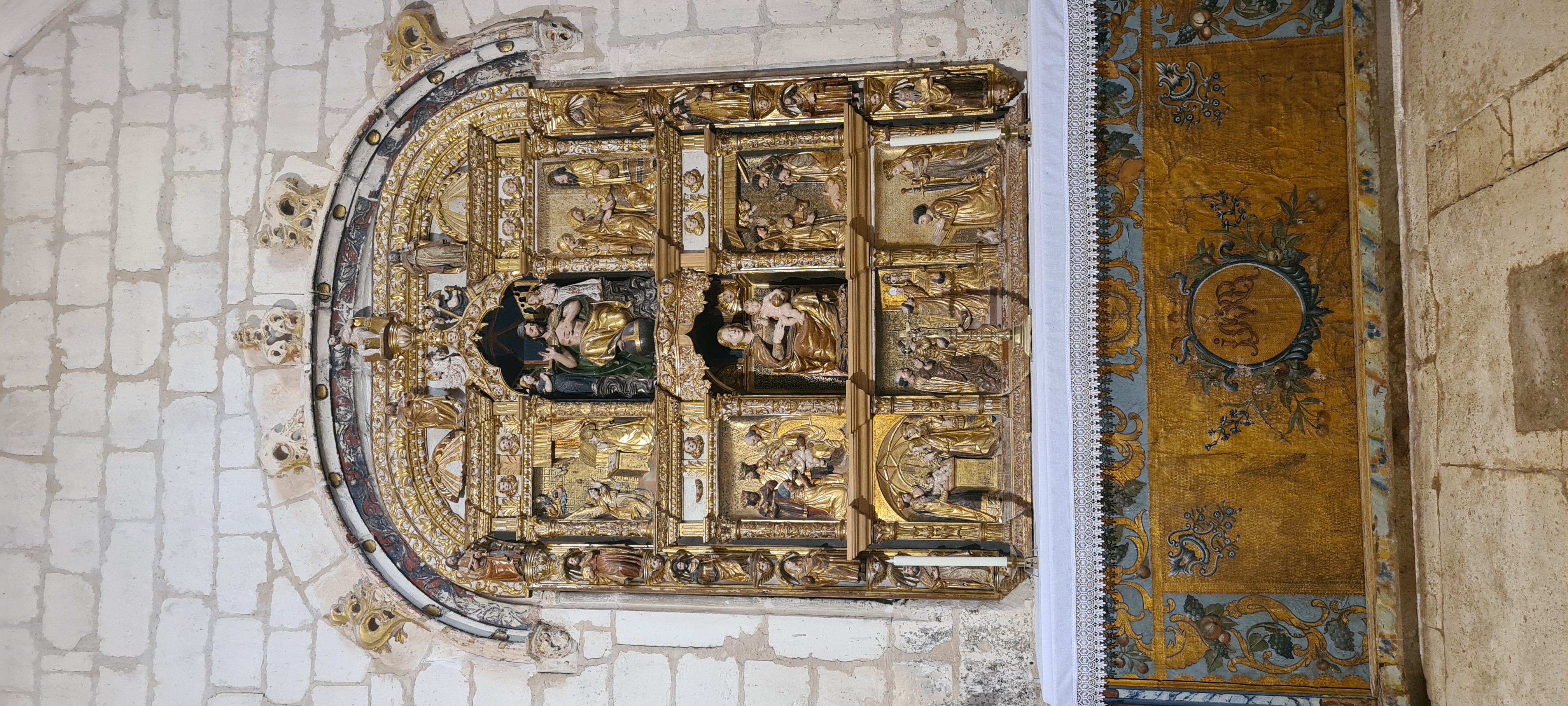Retablo de los Reyes.